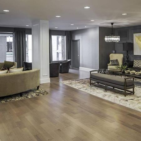 Elegant Apartment W Views At Crystal City Арлингтон Экстерьер фото