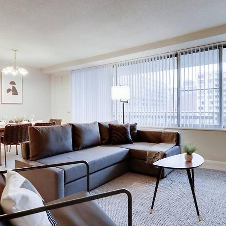 Elegant Apartment W Views At Crystal City Арлингтон Экстерьер фото